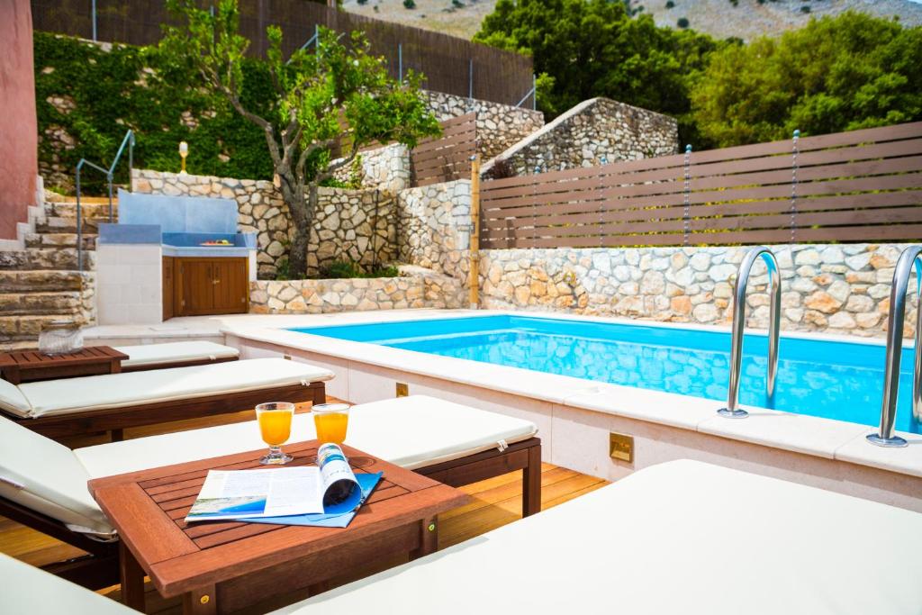 Iconic Villas - Villa Vada room 3